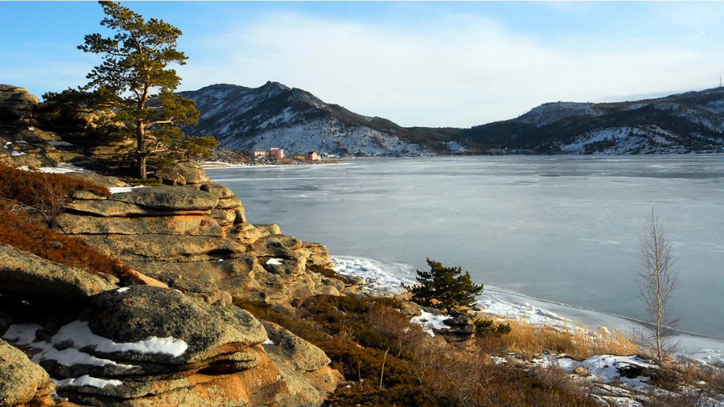 Қазақстандағы қысқы демалыс: таулы жарыс трассалары, бұлақтар және қар басқан көлдер