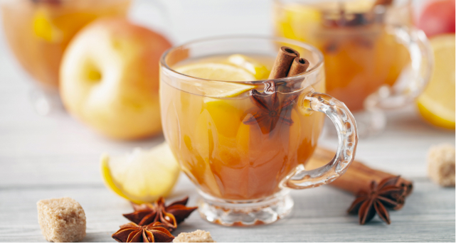 Компанияға арналған 5 алкогольсіз жылытатын сусын: глинтвейн, сидр және басқа да рецепттер